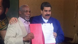 President Maduro and Danny Glover at the signing of the UN decree at the Casa Amarilla in Caracas.
