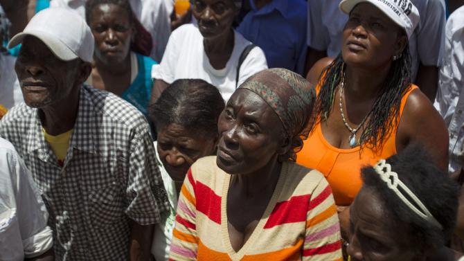 Dominican Republic Threatens to Deport Haitian Families  