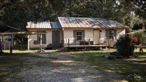 Leeann Fontenot was detained in the driveway of her friend’s house, pictured, by two sheriff’s deputies who tried to pressure her into finding a stolen truck for them.