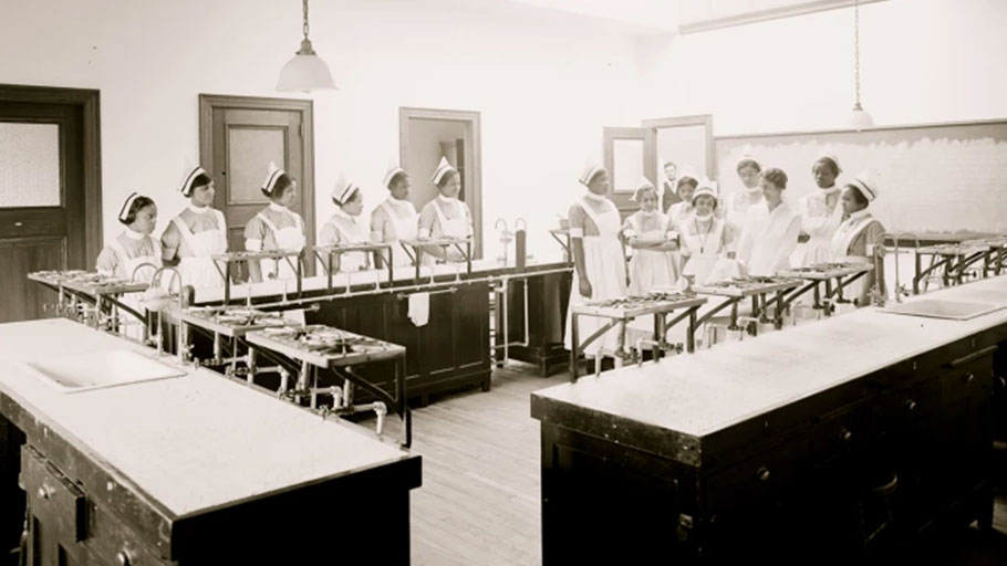 Howard University class in nursing, circa 1915. 