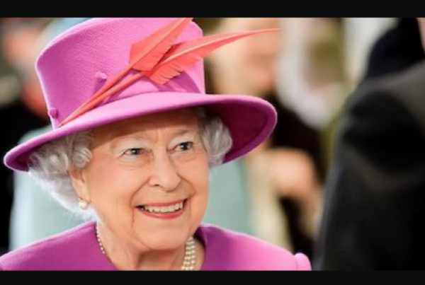 Queen-Elizabeth-royal-family-910x512