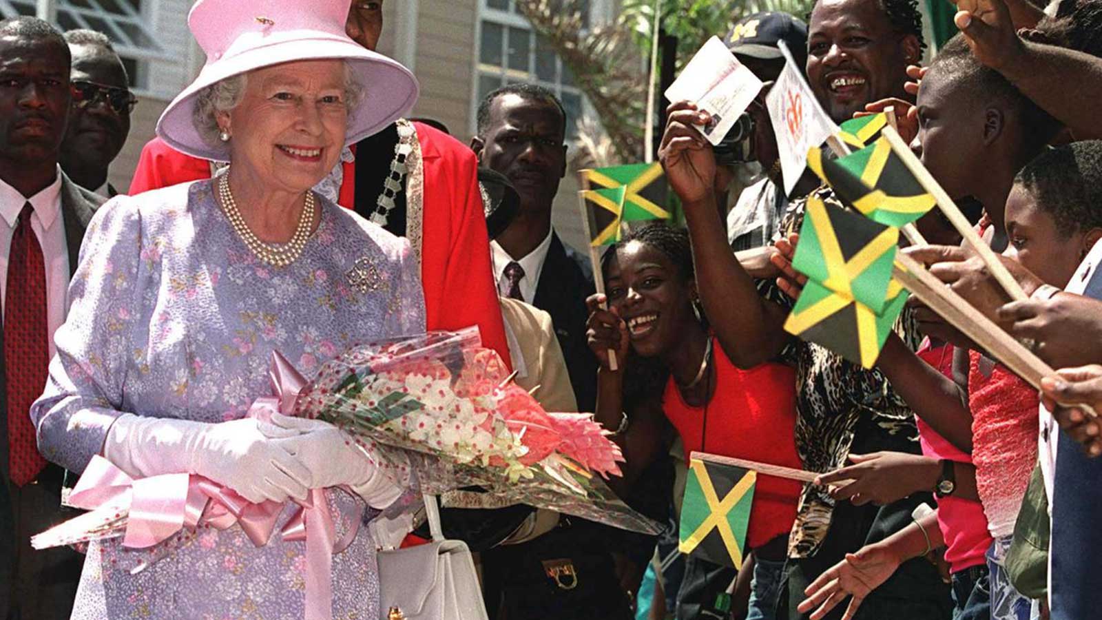 Jamaica is preparing to remove Queen Elizabeth II as its head of state, reports say