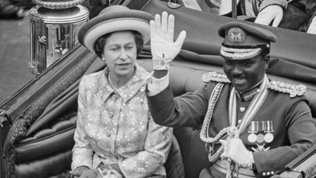 Queen Elizabeth II with former Nigerian Head of State Yakubu Gowon.