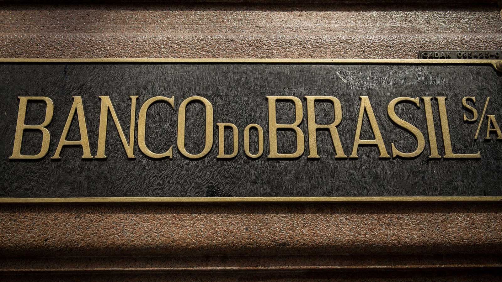 A plate marks the entrance to Banco do Brasil in São Paulo. 