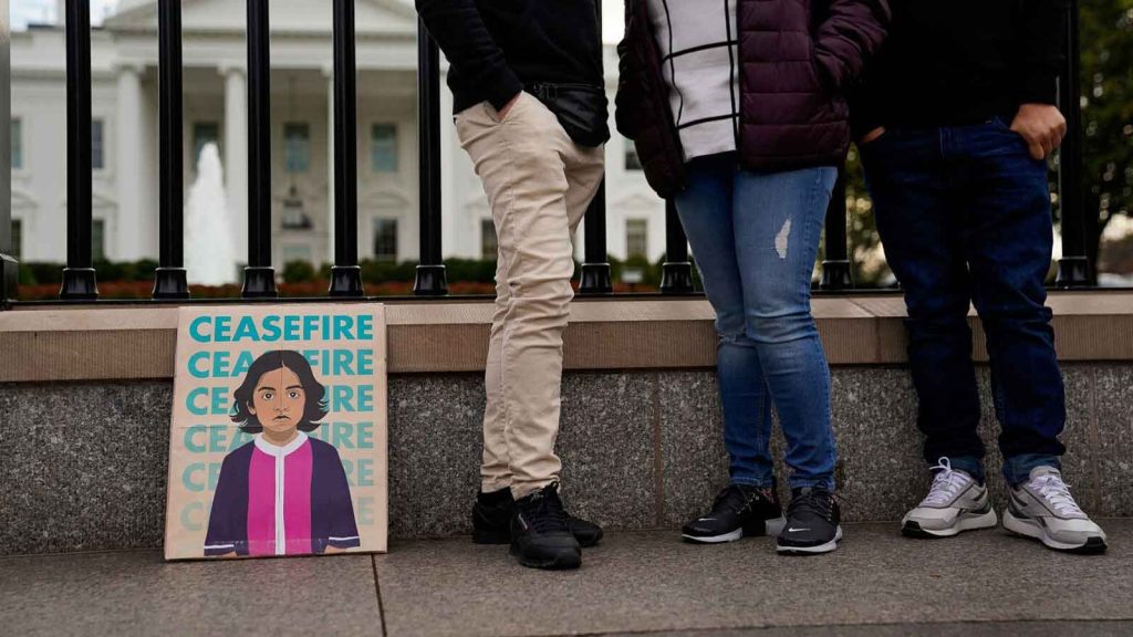 A poster in support of a cease-fire, outside the White House on Saturday.