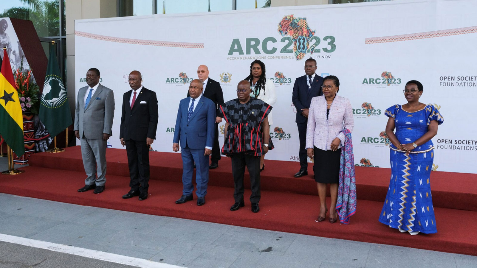 Ghana's president, Nana Akufo-Addo poses for a group photo with African leaders during the opening event of the African Union's conference on reparations in Accra, Ghana November 14, 2023. 